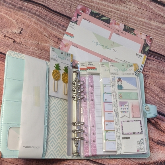 Planner binder blue floral with sheets lists - Picture 7 of 8